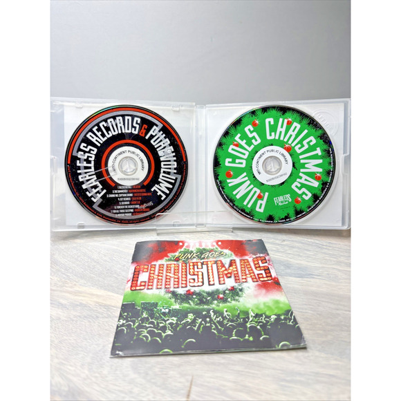 Punk Goes Christmas – Various Artists CD 2013 Pop Punk Rock Rare Compilation - Picture 3 of 5